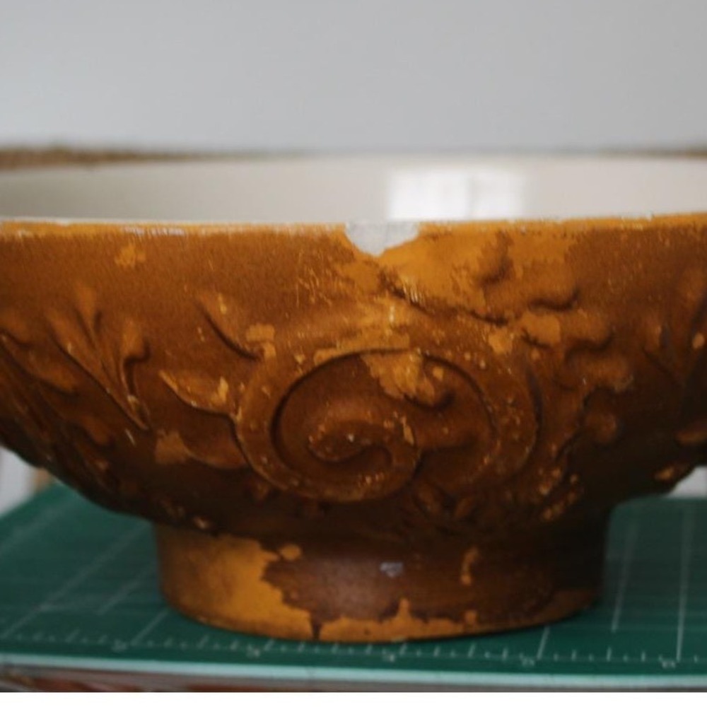 Haeger USA Embossed Scroll Footed Ceramic Serving Bowl 10 inch - Picture 8 of 16
